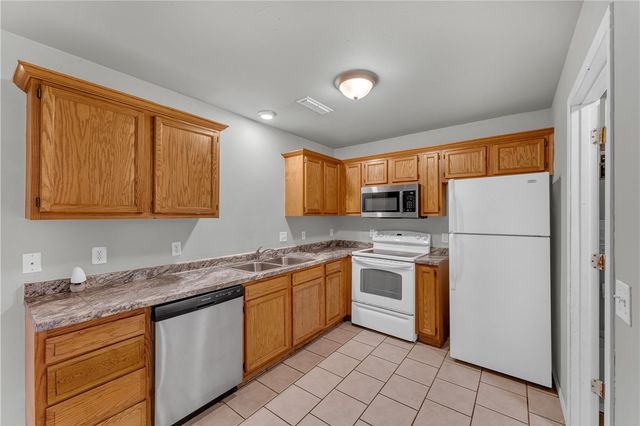 1673 & 1675 E Evalyn Circle, Fayetteville, AR 72701