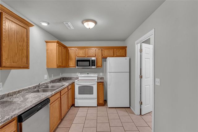 1673 & 1675 E Evalyn Circle, Fayetteville, AR 72701