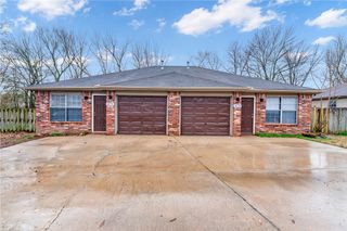 1673 & 1675 E Evalyn Circle, Fayetteville, AR 72701