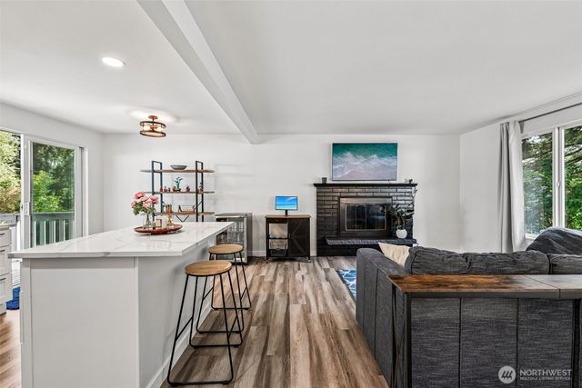20917 22nd Avenue W, Lynnwood, WA 98036