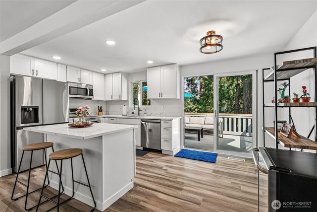 20917 22nd Avenue W, Lynnwood, WA 98036