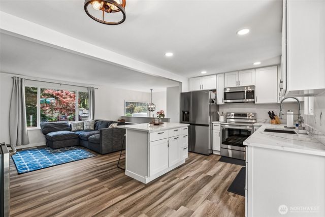 20917 22nd Avenue W, Lynnwood, WA 98036