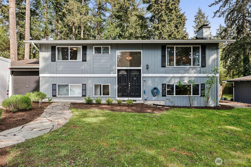 20917 22nd Avenue W, Lynnwood, WA 98036