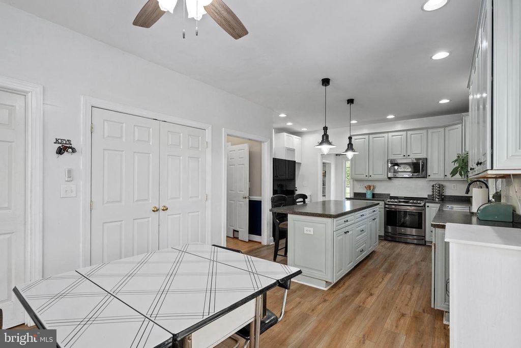 Image 15 of property listing at 4525 BECKLEYSVILLE RD, Hampstead, MD 21074