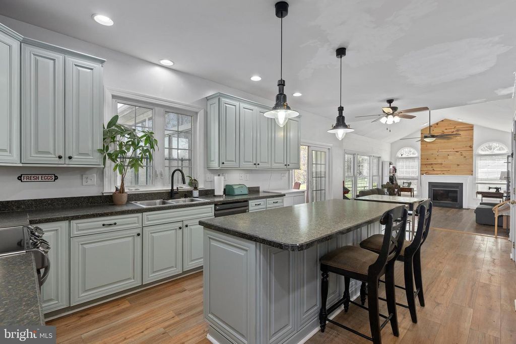 Image 16 of property listing at 4525 BECKLEYSVILLE RD, Hampstead, MD 21074