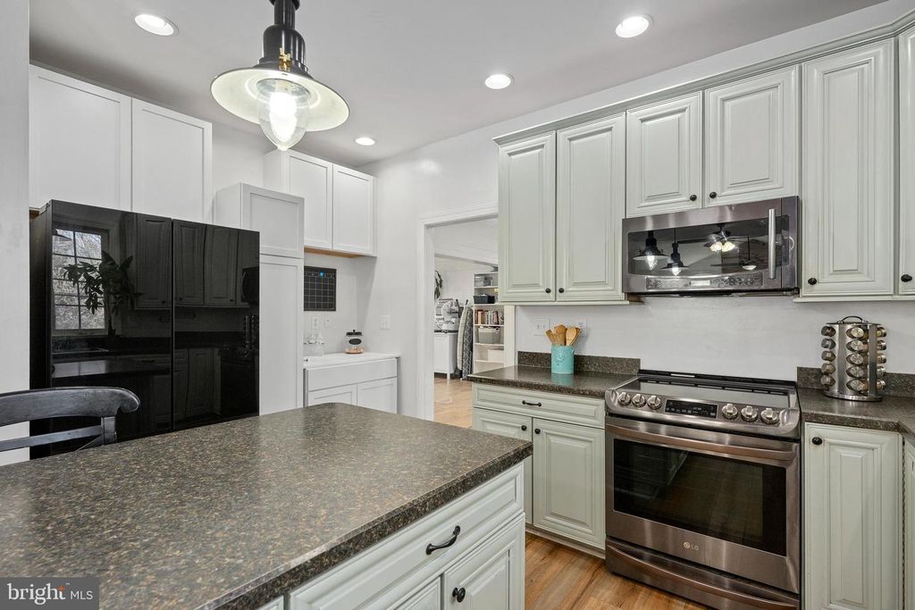 Image 19 of property listing at 4525 BECKLEYSVILLE RD, Hampstead, MD 21074