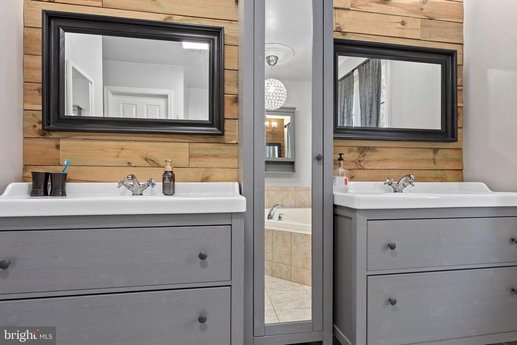 Image 35 of property listing at 4525 BECKLEYSVILLE RD, Hampstead, MD 21074