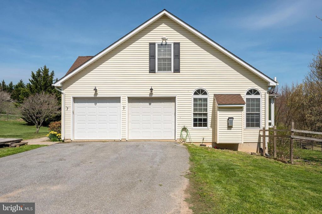 Image 56 of property listing at 4525 BECKLEYSVILLE RD, Hampstead, MD 21074