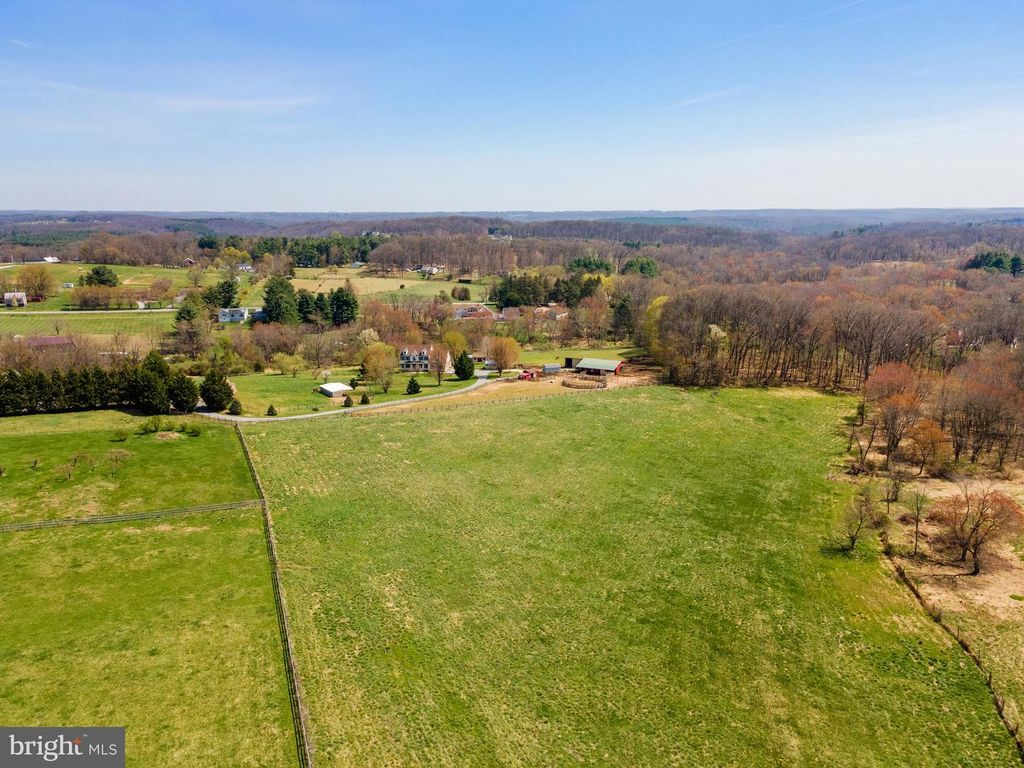 Image 59 of property listing at 4525 BECKLEYSVILLE RD, Hampstead, MD 21074