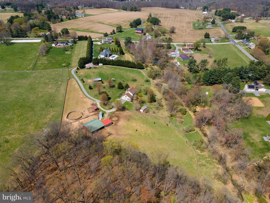 Image 69 of property listing at 4525 BECKLEYSVILLE RD, Hampstead, MD 21074