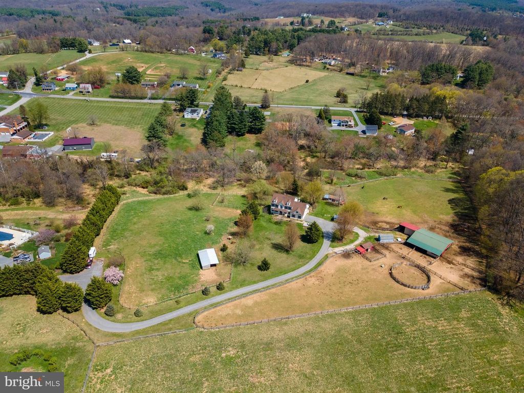 Image 71 of property listing at 4525 BECKLEYSVILLE RD, Hampstead, MD 21074