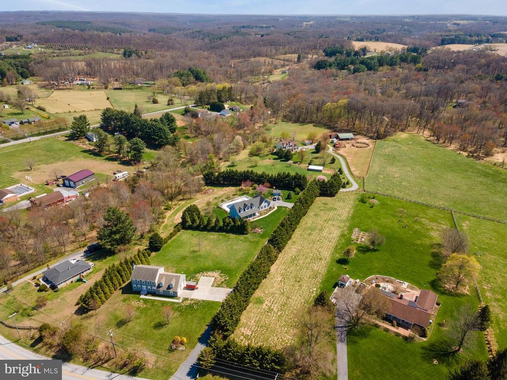 Image 74 of property listing at 4525 BECKLEYSVILLE RD, Hampstead, MD 21074