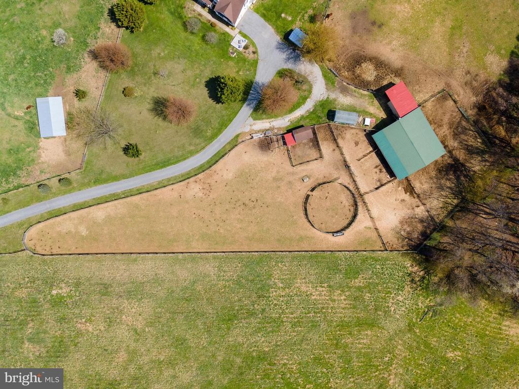 Image 75 of property listing at 4525 BECKLEYSVILLE RD, Hampstead, MD 21074