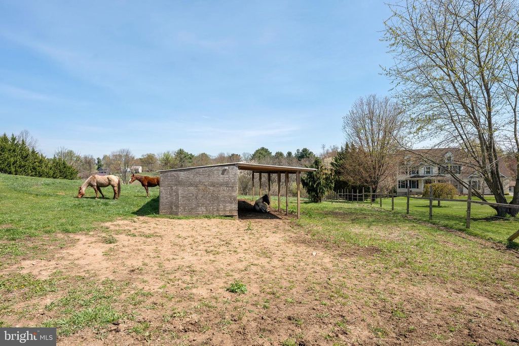 Image 79 of property listing at 4525 BECKLEYSVILLE RD, Hampstead, MD 21074
