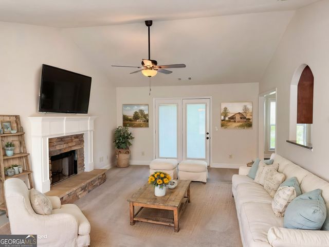 1948 Paynes Point, Winder, GA 30680