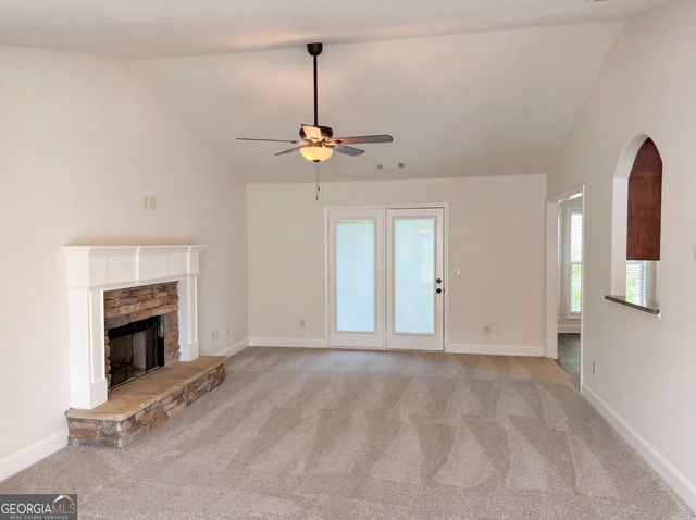 1948 Paynes Point, Winder, GA 30680