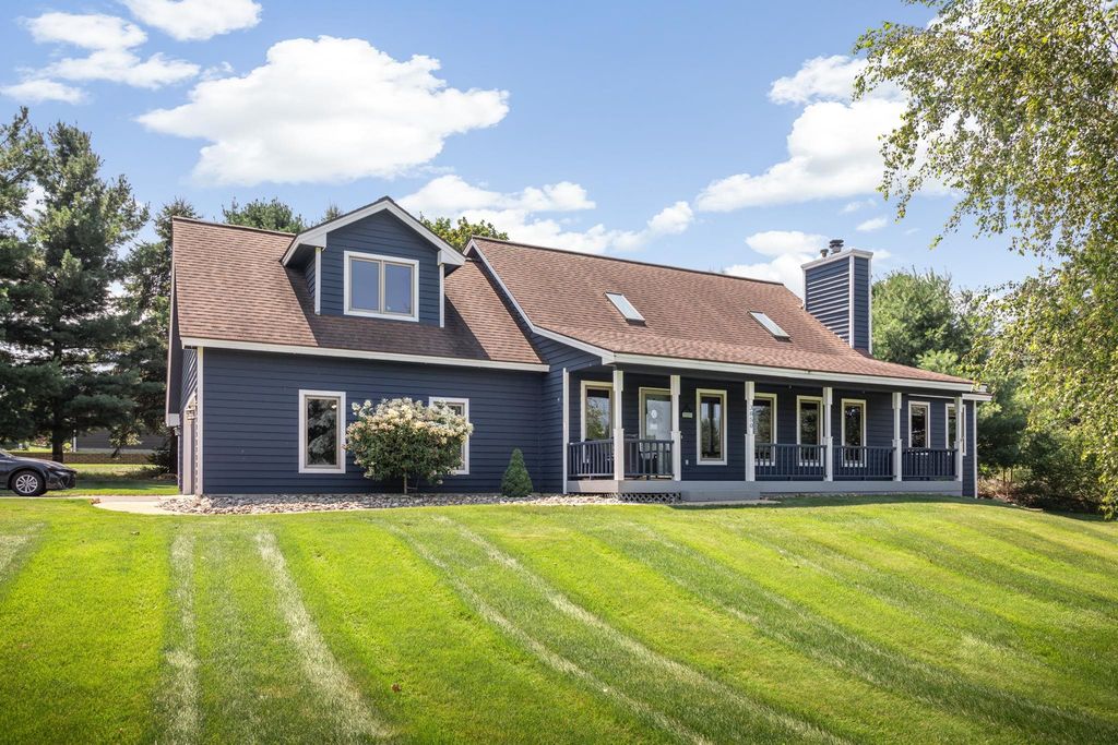 3850 Burlington Drive, Acme Twp, MI 49690