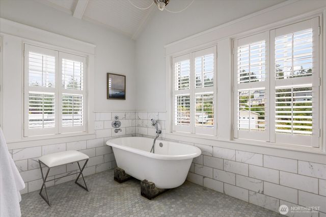 5936 Cedar Street, Freeland, WA 98249