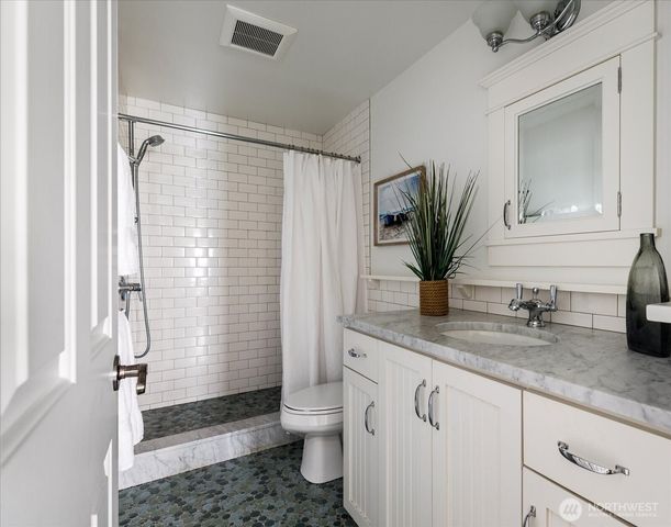 5936 Cedar Street, Freeland, WA 98249
