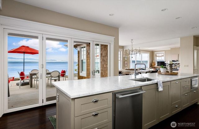 5936 Cedar Street, Freeland, WA 98249