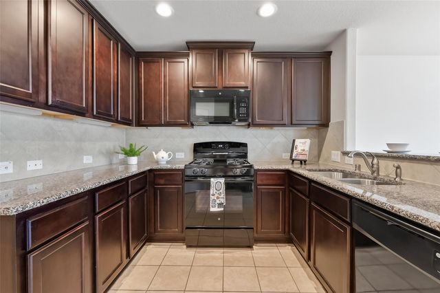 2237 Ivy Wall Drive, Conroe, TX 77301