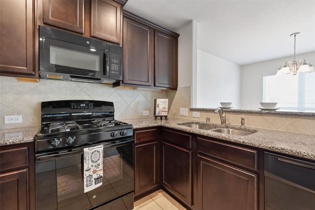 2237 Ivy Wall Drive, Conroe, TX 77301