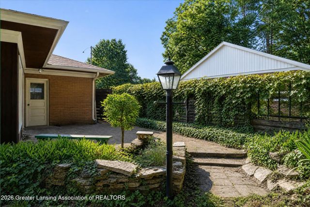 4677 Chippewa Drive, Okemos, MI 48864