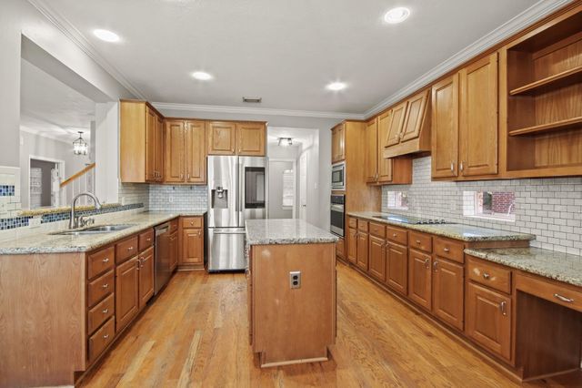 2902 Maple Bend Drive, Houston, TX 77345
