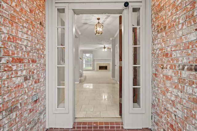 2902 Maple Bend Drive, Houston, TX 77345