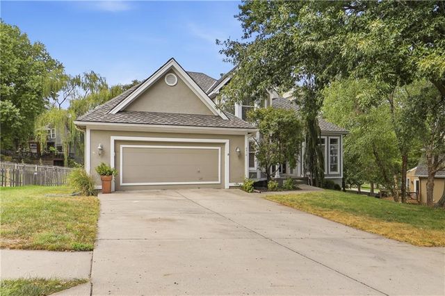 5512 Meadow Lake Street, Parkville, MO 64152