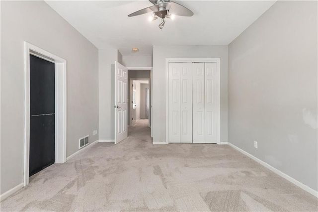 5512 Meadow Lake Street, Parkville, MO 64152