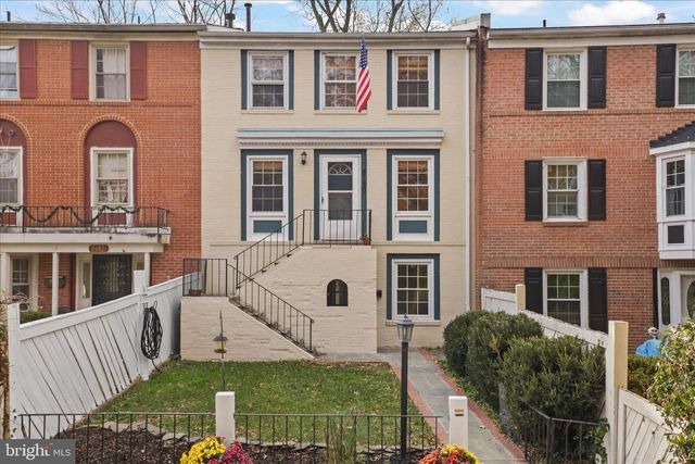 8180 FERNLAKE CT, Alexandria, VA 22309