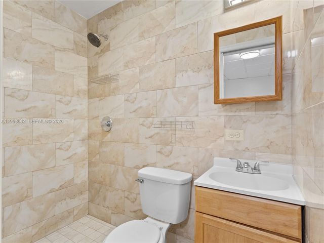 6665 NW 39th St, Virginia Gardens, FL 33166