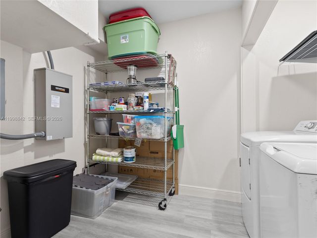 6665 NW 39th St, Virginia Gardens, FL 33166