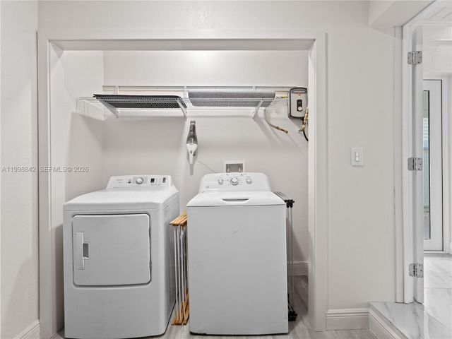 6665 NW 39th St, Virginia Gardens, FL 33166