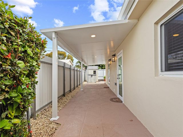 6665 NW 39th St, Virginia Gardens, FL 33166