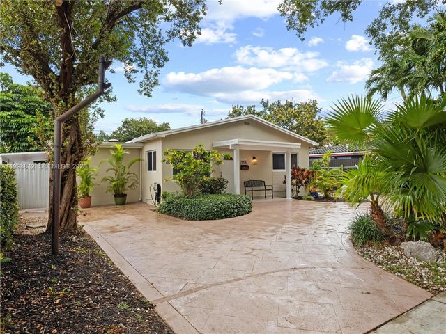 6665 NW 39th St, Virginia Gardens, FL 33166