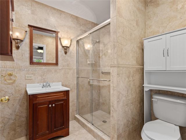 6665 NW 39th St, Virginia Gardens, FL 33166