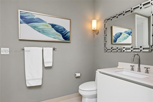 2831 S Bayshore Dr 808, Miami, FL 33133