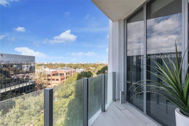 2831 S Bayshore Dr 808, Miami, FL 33133