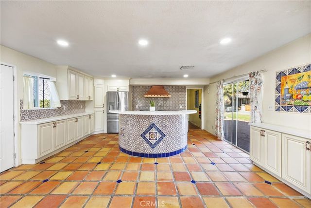 552 Pepper, Bakersfield, CA 93307