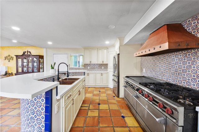 552 Pepper, Bakersfield, CA 93307