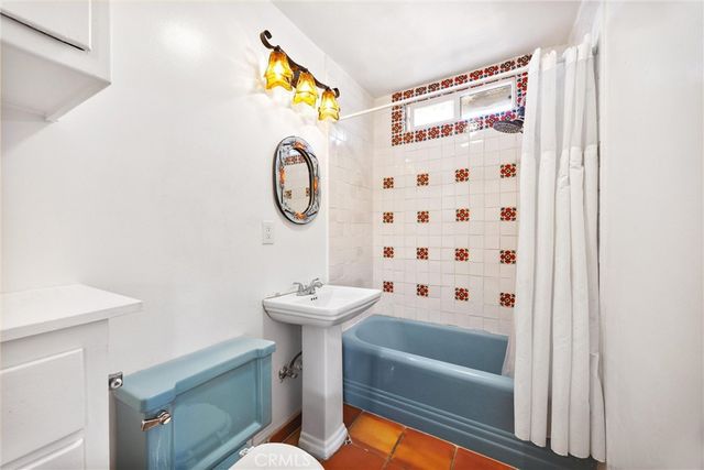 552 Pepper, Bakersfield, CA 93307