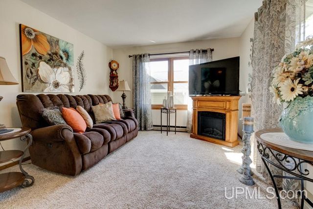 W6285 Co G-08 Road, Wallace, MI 49893