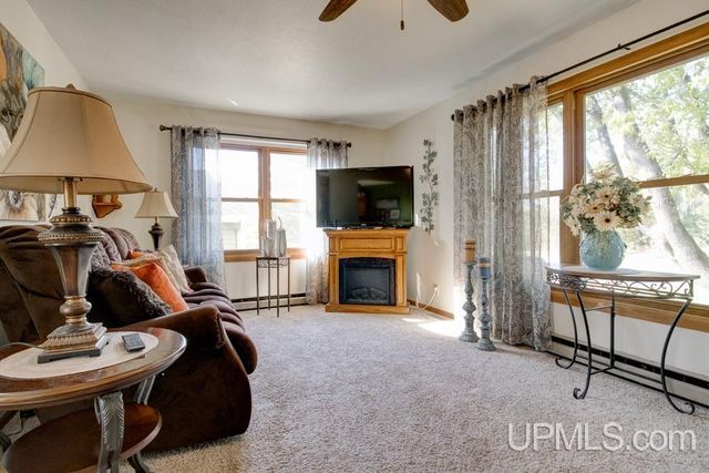 W6285 Co G-08 Road, Wallace, MI 49893