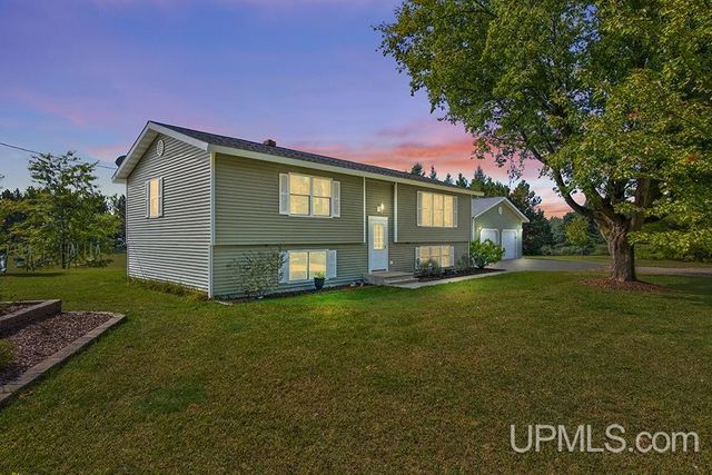 W6285 Co G-08 Road, Wallace, MI 49893