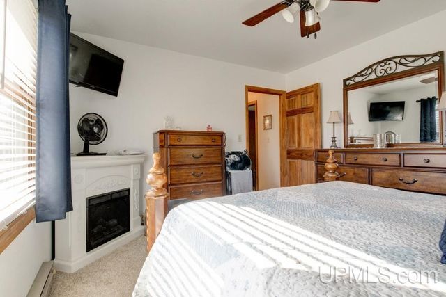 W6285 Co G-08 Road, Wallace, MI 49893