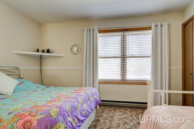 W6285 Co G-08 Road, Wallace, MI 49893