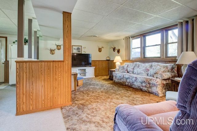 W6285 Co G-08 Road, Wallace, MI 49893