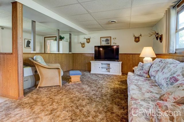 W6285 Co G-08 Road, Wallace, MI 49893